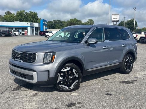 Used 2025 Kia Telluride S FWD image 2