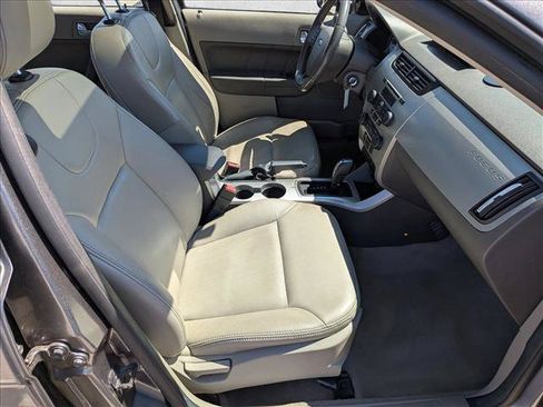 Used 2009 Ford Focus SEL FWD image 21