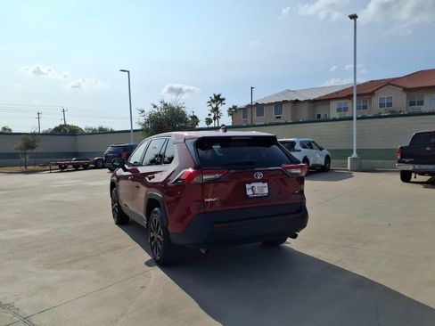 Used 2023 Toyota RAV4 LE FWD image 3
