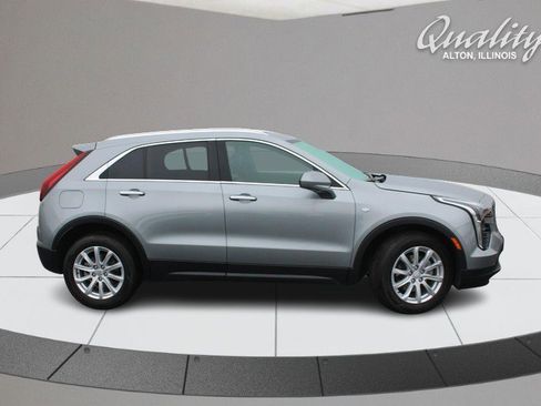 Used 2023 Cadillac XT4 Luxury w/ Cold Weather Package image 2