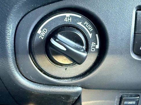 Used 2024 Nissan Frontier PRO-4X w/ Pro Convenience Package image 37