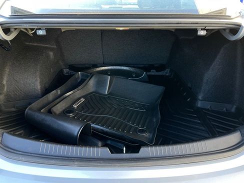 Used 2021 Chevrolet Malibu LT image 40