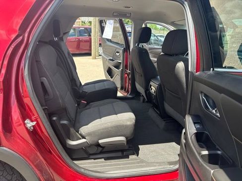 Used 2018 Chevrolet Traverse LT w/ LPO, Floor Liner Package AWD/4WD image 13