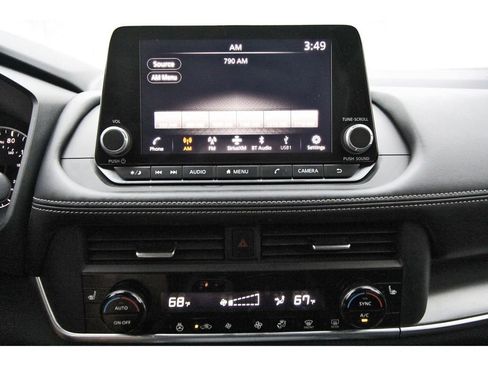 Used 2024 Nissan Rogue SV w/ SV Premium Package FWD image 22