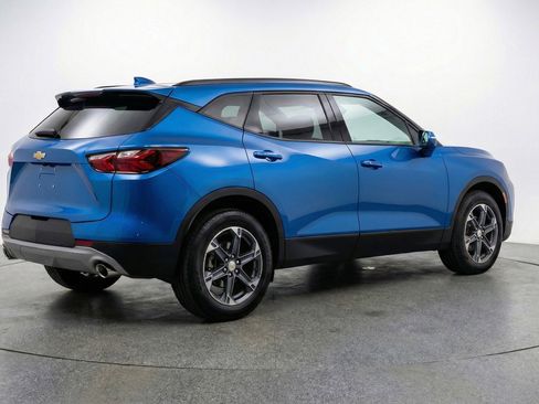 Used 2025 Chevrolet Blazer LT image 9