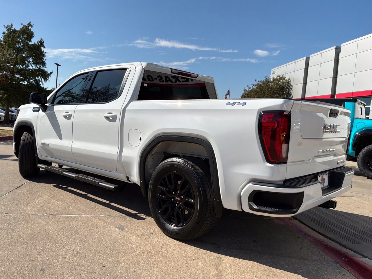 Used 2024 GMC Sierra 1500 Elevation AWD/4WD image 8