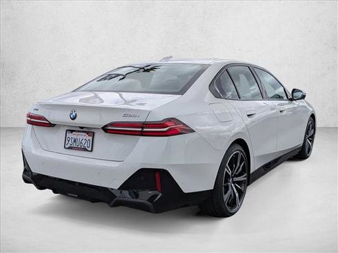Certified 2025 BMW 530i xDrive w/ M Sport Package image 5