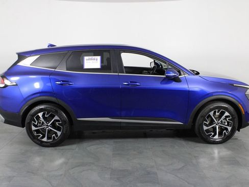 Used 2025 Kia Sportage EX FWD image 11