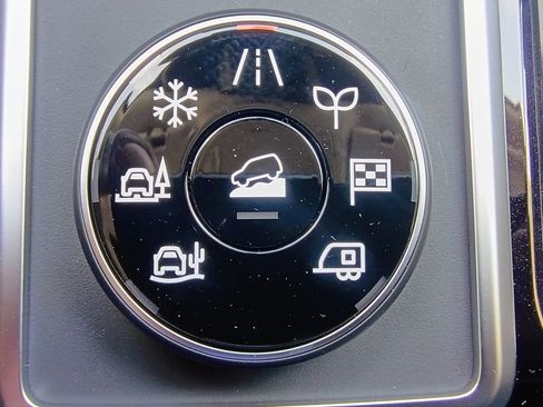 New 2026 Nissan Pathfinder SV image 21