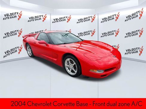 Used 2004 Chevrolet Corvette Coupe w/ Preferred Equipment Group RWD image 1