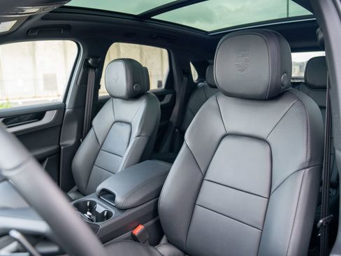 New 2026 Porsche Cayenne image 5