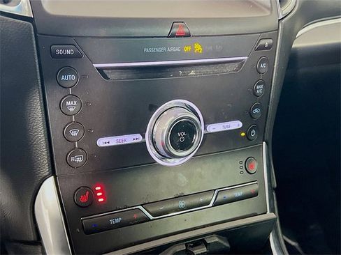 Used 2019 Ford Edge Titanium image 15