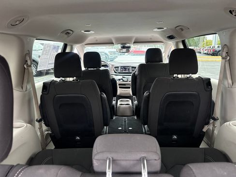 Used 2023 Chrysler Voyager LX FWD image 14