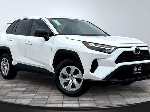 Used 2025 Toyota RAV4 LE image 4