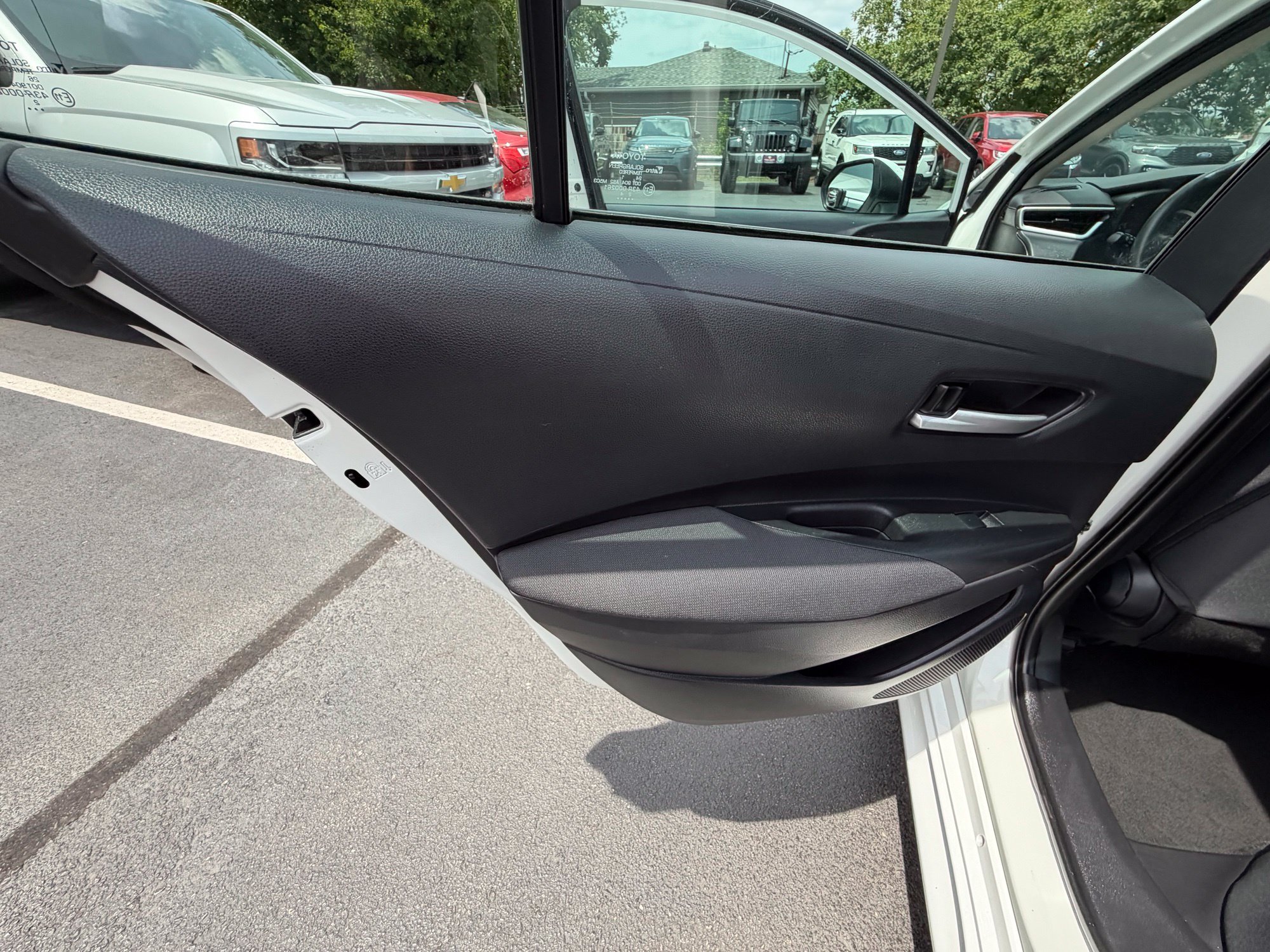 Used 2021 Toyota Corolla LE FWD image 13