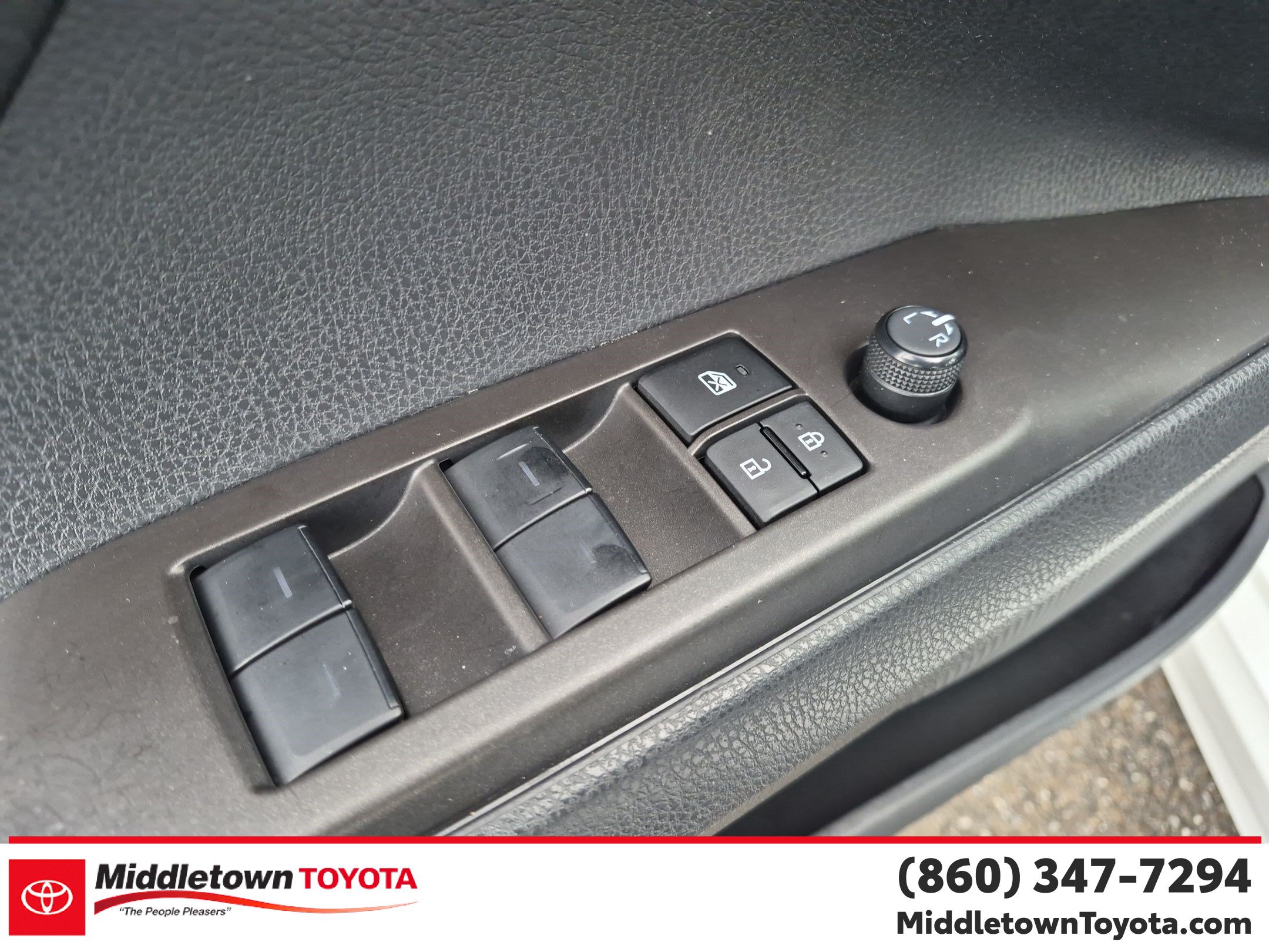 Used 2024 Toyota Camry SE w/ Cold Weather Package FWD image 12