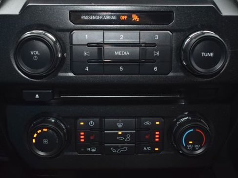 Used 2018 Ford F150 XLT w/ Equipment Group 302A Luxury AWD/4WD image 33