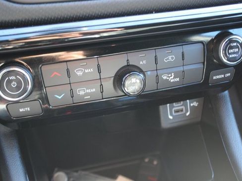 Used 2022 Jeep Compass Altitude image 8