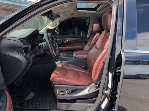 Used 2019 Cadillac Escalade Premium Luxury AWD/4WD image 9