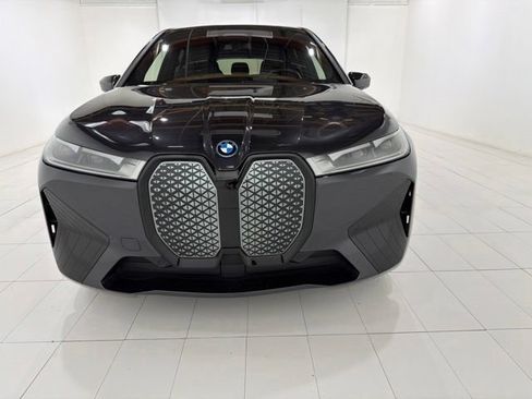 Used 2024 BMW iX xDrive50 w/ Sport Package AWD/4WD image 8