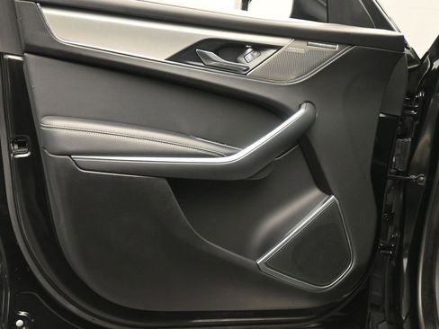 Used 2021 Jaguar F-PACE R-Dynamic S image 9