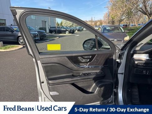 Used 2022 Lincoln Corsair AWD w/ Premium Package image 9