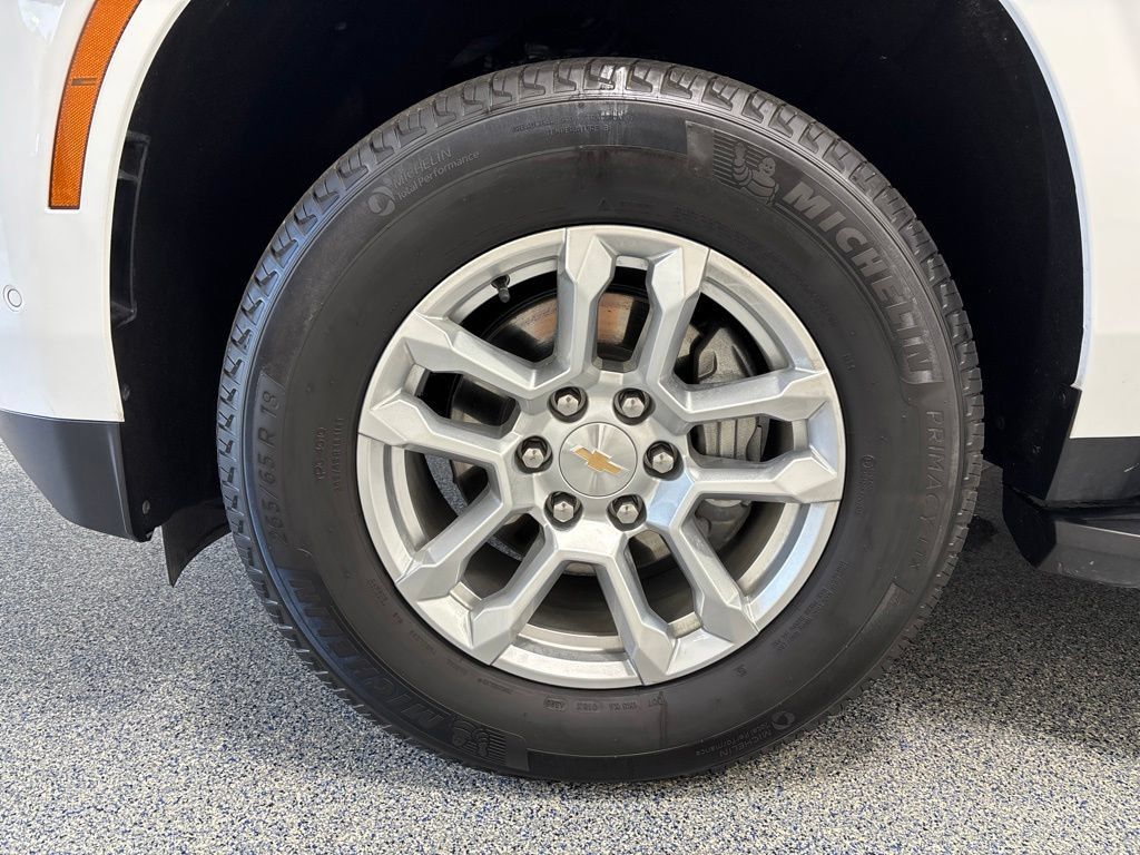 Used 2026 Chevrolet Suburban LT w/ Comfort Package AWD/4WD image 71