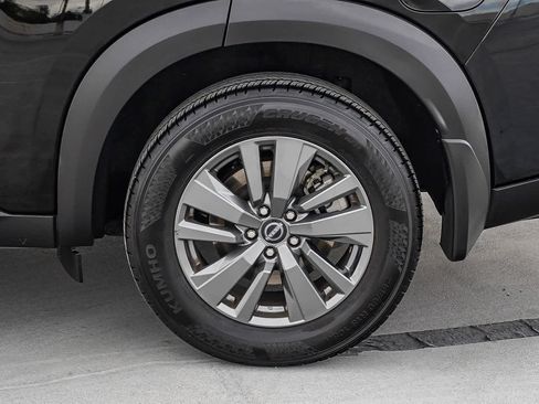 Used 2024 Nissan Pathfinder SV w/ SV Premium Package image 12