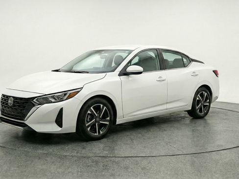 Used 2025 Nissan Sentra SV FWD image 3