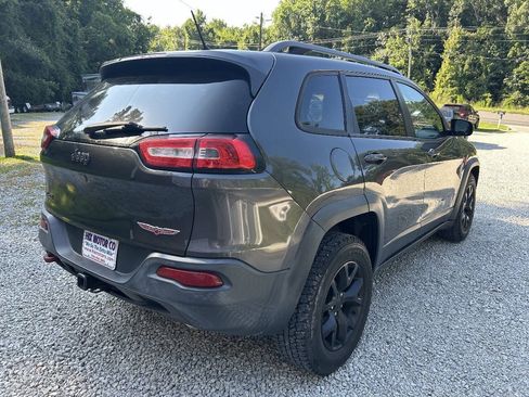 Used 2015 Jeep Cherokee Trailhawk w/ Leather Interior Group AWD/4WD image 5