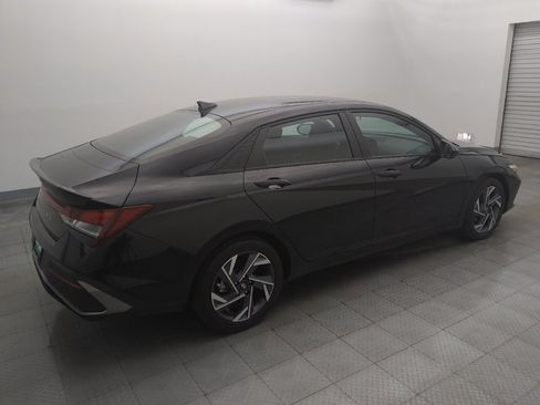 Used 2025 Hyundai Elantra Sport FWD image 10