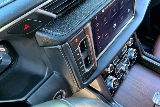 Used 2024 GMC Yukon Denali Ultimate AWD/4WD image 13