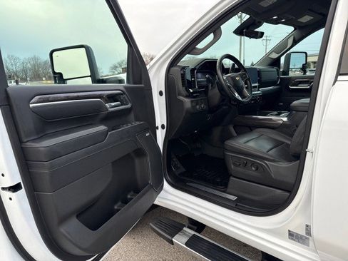 Used 2024 Chevrolet Silverado 3500 LTZ w/ LTZ Convenience Package image 13