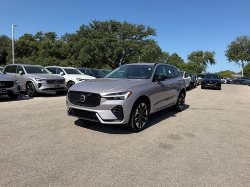 Certified 2026 Volvo XC60 B5 Plus AWD/4WD image 2