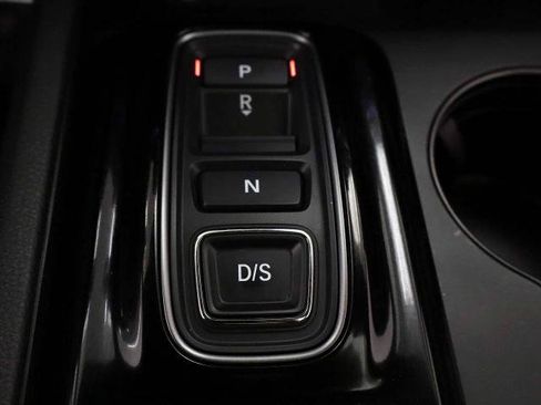 Used 2025 Honda Pilot TrailSport image 30