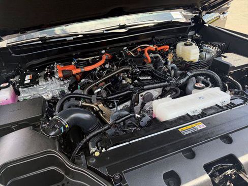 Certified 2025 Toyota Tacoma Limited AWD/4WD image 27