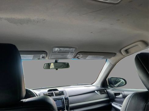Used 2012 Toyota Camry SE FWD image 19