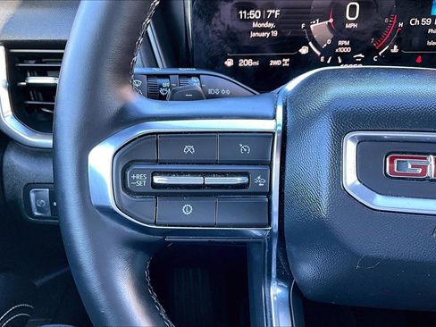 Used 2025 GMC Terrain Elevation image 13