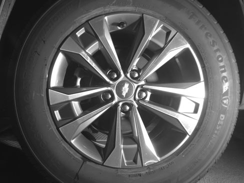 Used 2025 Chevrolet Equinox LT FWD image 14