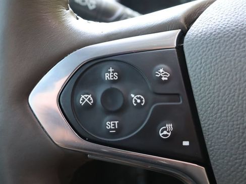 Used 2018 Chevrolet Traverse Premier AWD/4WD image 32