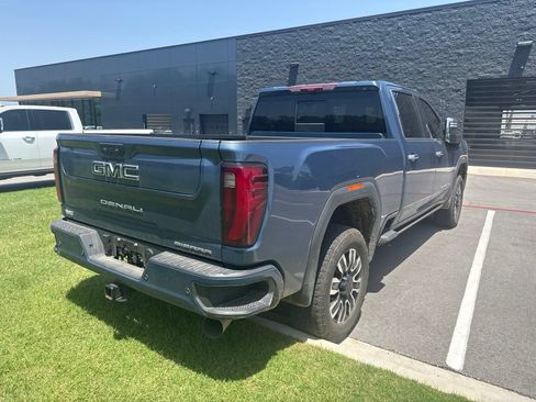 Used 2025 GMC Sierra 2500 Denali Ultimate AWD/4WD image 3