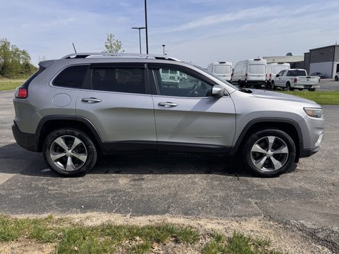 Used 2020 Jeep Cherokee Limited image 2