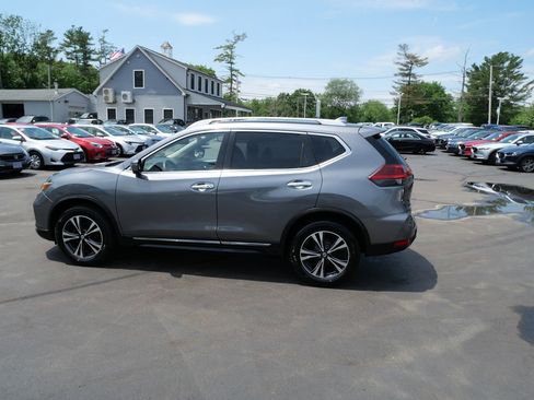 Used 2018 Nissan Rogue SL w/ Premium Package AWD/4WD image 8