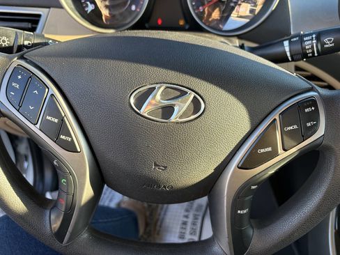 Used 2013 Hyundai Elantra GLS w/ Preferred Pkg image 18