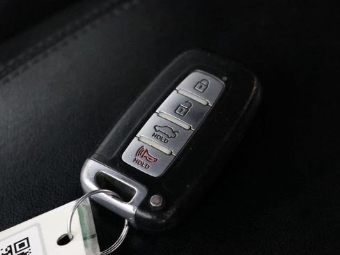 Used 2015 Hyundai Genesis 3.8 RWD image 32