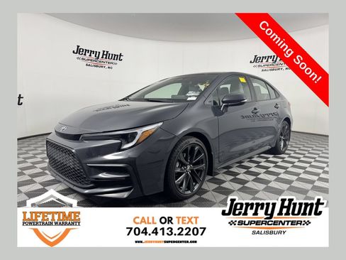 Used 2025 Toyota Corolla SE FWD image 1
