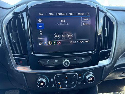 Used 2023 Chevrolet Traverse LT w/ LT Premium Package AWD/4WD image 35
