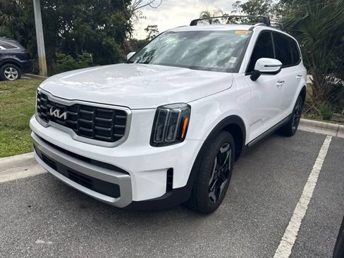 Certified 2025 Kia Telluride S FWD image 1
