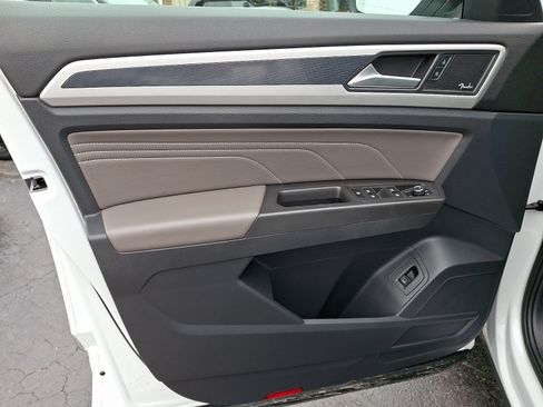 Certified 2022 Volkswagen Atlas SEL Premium AWD/4WD image 13