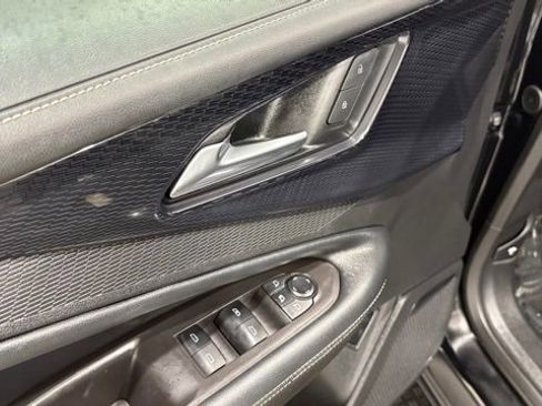 Used 2024 Chevrolet Blazer EV LT image 15